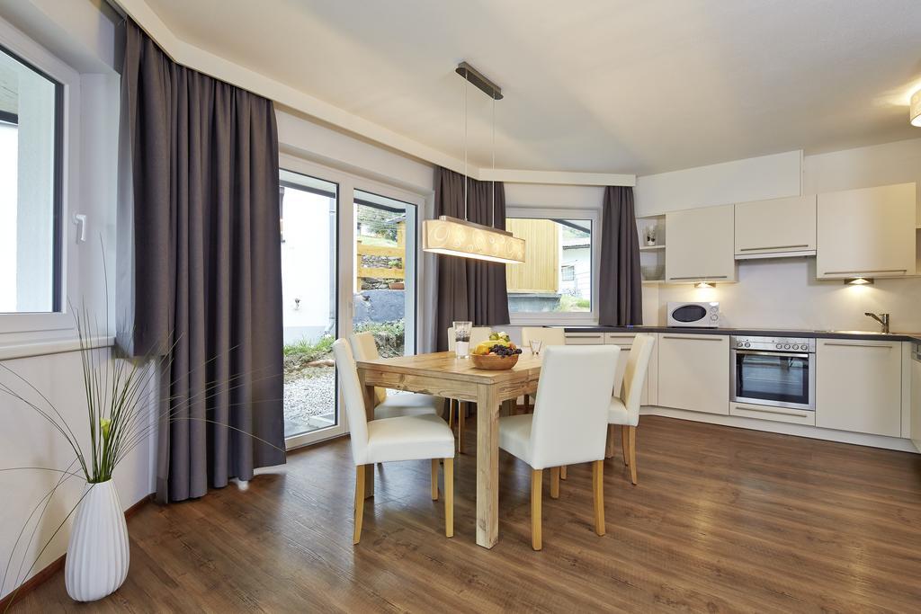 Alpendiamond Ski In & Bike Out Apartments Top 200, 400 & Penthouse 600 Зёльден Номер фото